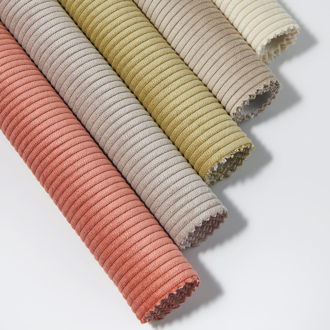 Échantillons de tissus – découvrez les textures, les couleurs et la douceur de notre collection C’est Canapé.