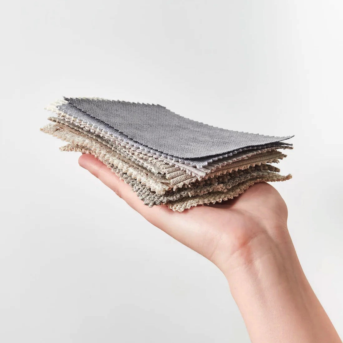 Échantillons de tissus haut de gamme – découvrez nos textures, couleurs et finitions exclusives.