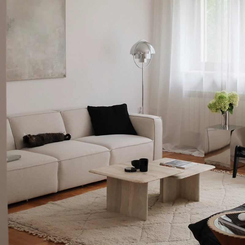 Canapé Slay – l’audace du design, lignes épurées et élégance moderne.